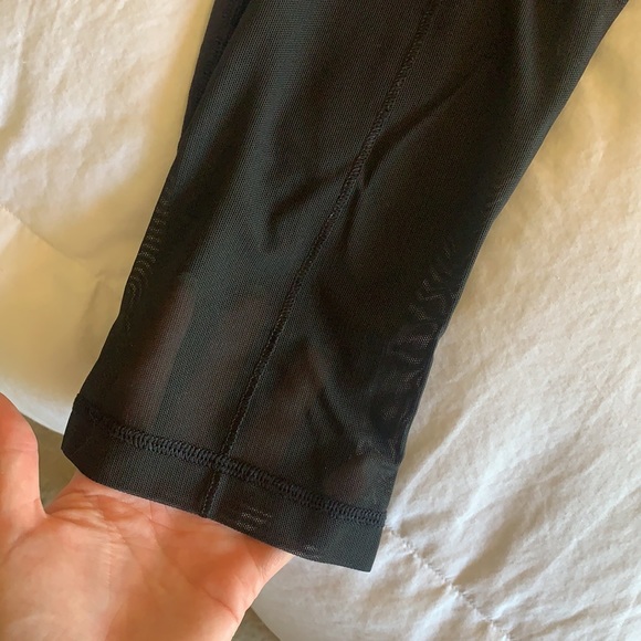 LULULEMON crop leggings with mesh cutout - Picture 3 of 7